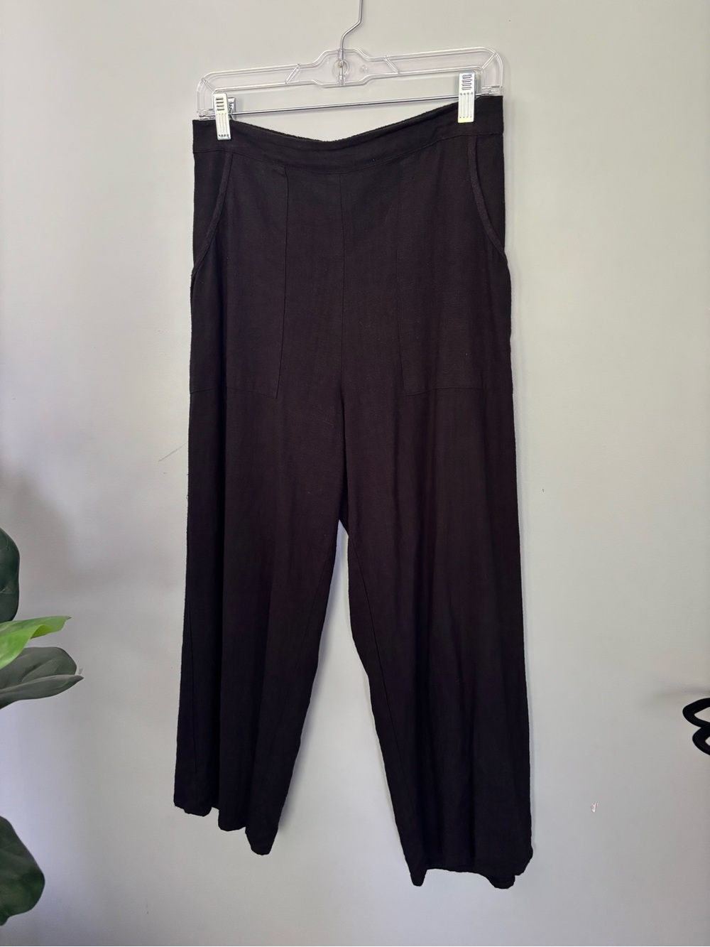 Relaxed Black Wide-Leg Pull-On Pants